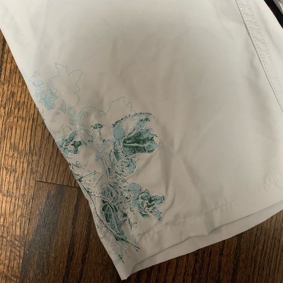 New Women’s Oakley Swim Shorts Size 2 - Picture 4 of 8